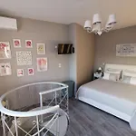 Dom wakacyjny The Minty Door Boutique House
